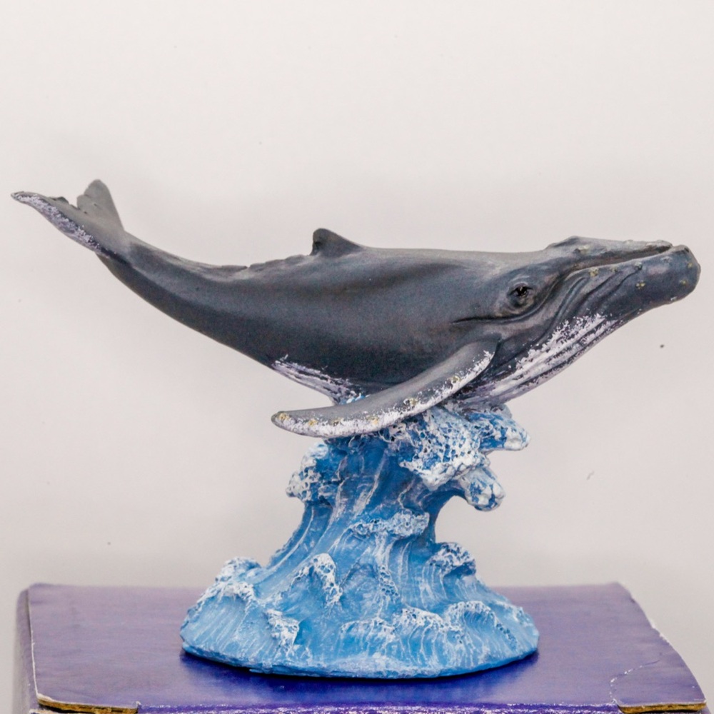 Vintage Collectible Wyland Humpback Whale Mini Figurine